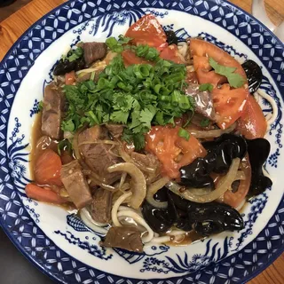 E4. Tomato and Beef Sirloin Fried Noodle