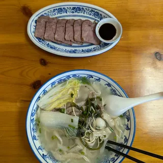 G5. Lamb with Quail Eggs Round Noodle