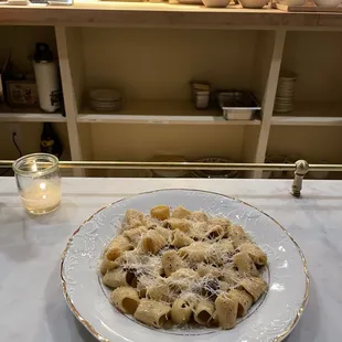 Mezze rigatoni alla gricia