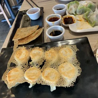 8 Piece Sam Sum Dumplings