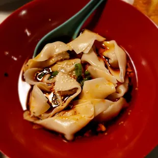 Wontons with Chili Sauce