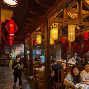 the interior of a chinese restaurant