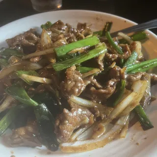 Stir-Fried Beef with Cilantro