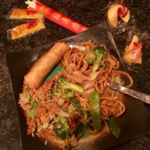 Veggie lo mein combo (w/ veggie fried rice and veggie only egg roll)