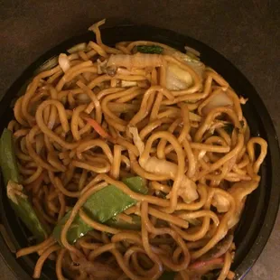 Vegetable lo mein - good flavor, but could've had a few more veggies.