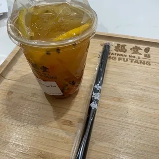 (4) Fresh Passion Fruit Refresher / Tea