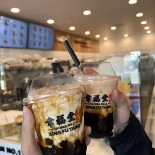 4. Large Taiwanese Boba Milk Tea Cold