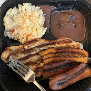 Platanos Fritos and Filete de Pollo
