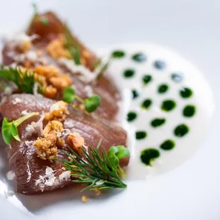 TONYINA BONITO
wild dill-cured bonito del norte, ajo blanco, plankton, marcona almonds, dill, horseradish, wasabi mustard