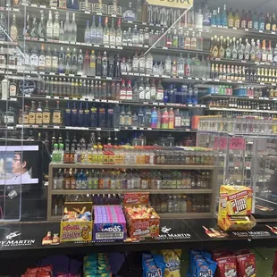 Dope staff . Fast and always have what I need..