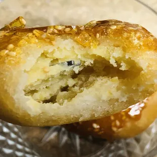 Bánh cam đường with bean paste inside