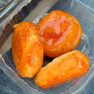 Bánh cam đường (crispy orange cake) - filled with mung bean paste