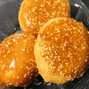 Bánh cam $1.25/each