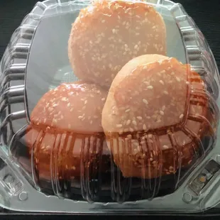 Bánh cam $1.25/each