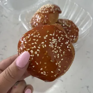 Banh Cam (with mung bean filling)