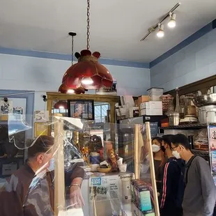 Cashier &amp; patrons ordering
