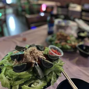 Món 1: khổ sắp qua  add trứng ngàn năm and chà bông heoooo