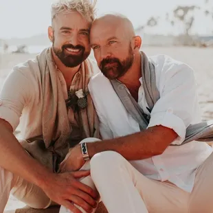 Wedding pics day of. Photograoher Alli Wallace http://www.alexandra-wallace.com