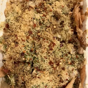 Sweet and spicy loaded nachos (can&apos;t say no to nachos) !