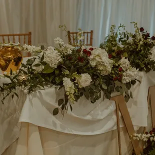 Florals by Xquisite Photo by Sunshineista Photography