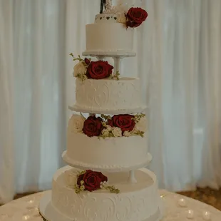 Cake Florals by Xquisite Photo by Sunshineista Photography