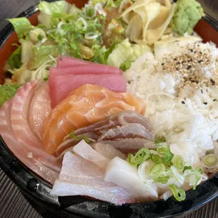 Chirashi bowl