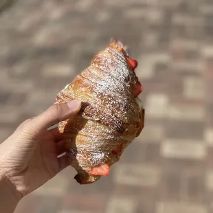 ig: @whatsviveating  |  strawberry croissant with french butter cream