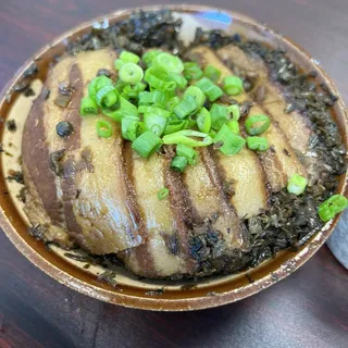 Stemed Pock Slices with Preserved Vegetable