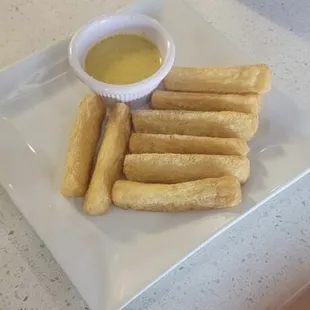 Yuca a la huancaina