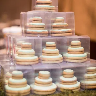 Wedding Dessert Giveaways Matching Color Scheme