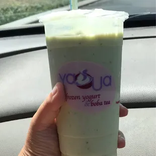 Kiwi yogurt smoothie 5/5!