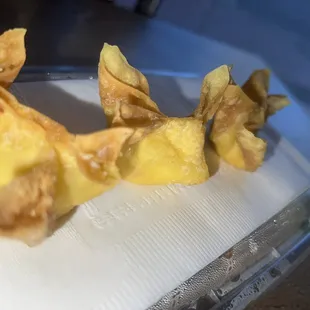 Crab Rangoon(8)