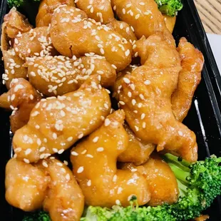 Honey chicken, comes with broccoli