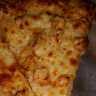 Buffalo chicken pizza. Just right taste not too hot but enough to hit the spice palate.