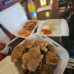 Pig feet and pork bones