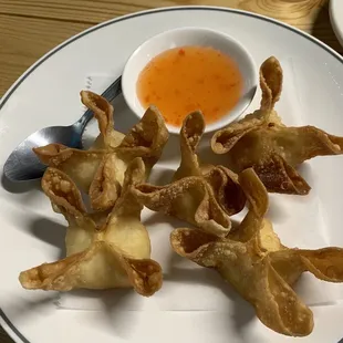Crab rangoons - perfectly fried, creamy and filled with crab