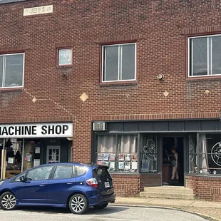 Front entrance in the left of this picture they have some side entrances and a side patio too