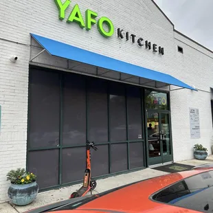 Front Entrance - Plenty of Parking! - Don't Kvetch!