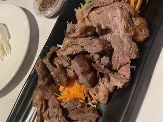 Tumnak Thai Food & Pho