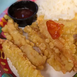Tempura Shrimp: Even in the humidity it was still crispy, the sweet and sour sauce is on the side which was perfect since we prefer lighter