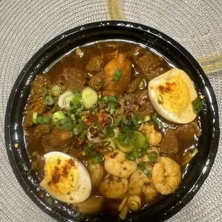 Beef, Chicken and Shrimp Yakamein