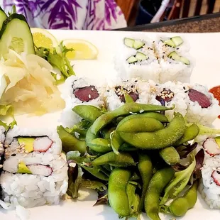Lunch box A no salmon, extra crab roll