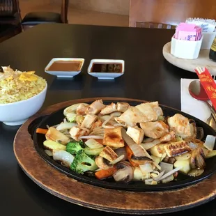 Fresh food and they cook everything where you can see it! Fresh!