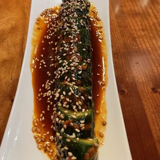 Spicy cucumber pickles 0