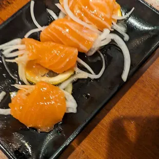 Salmon carpaccio