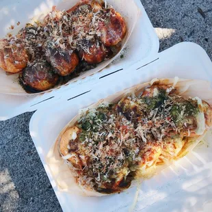Regular and cheese takoyaki! Yum!!