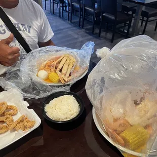 D2. Snow crab &amp; shrimp (head on) with the garlic butter seasoning (mild &amp; medium)