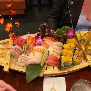 Yama Love Boat