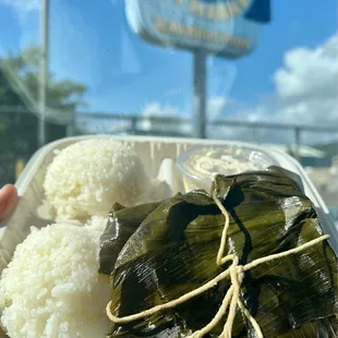 Hawaiian Lau Lau plate (steamed in Ti leaf)