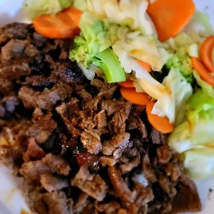 Beef and veggie plate